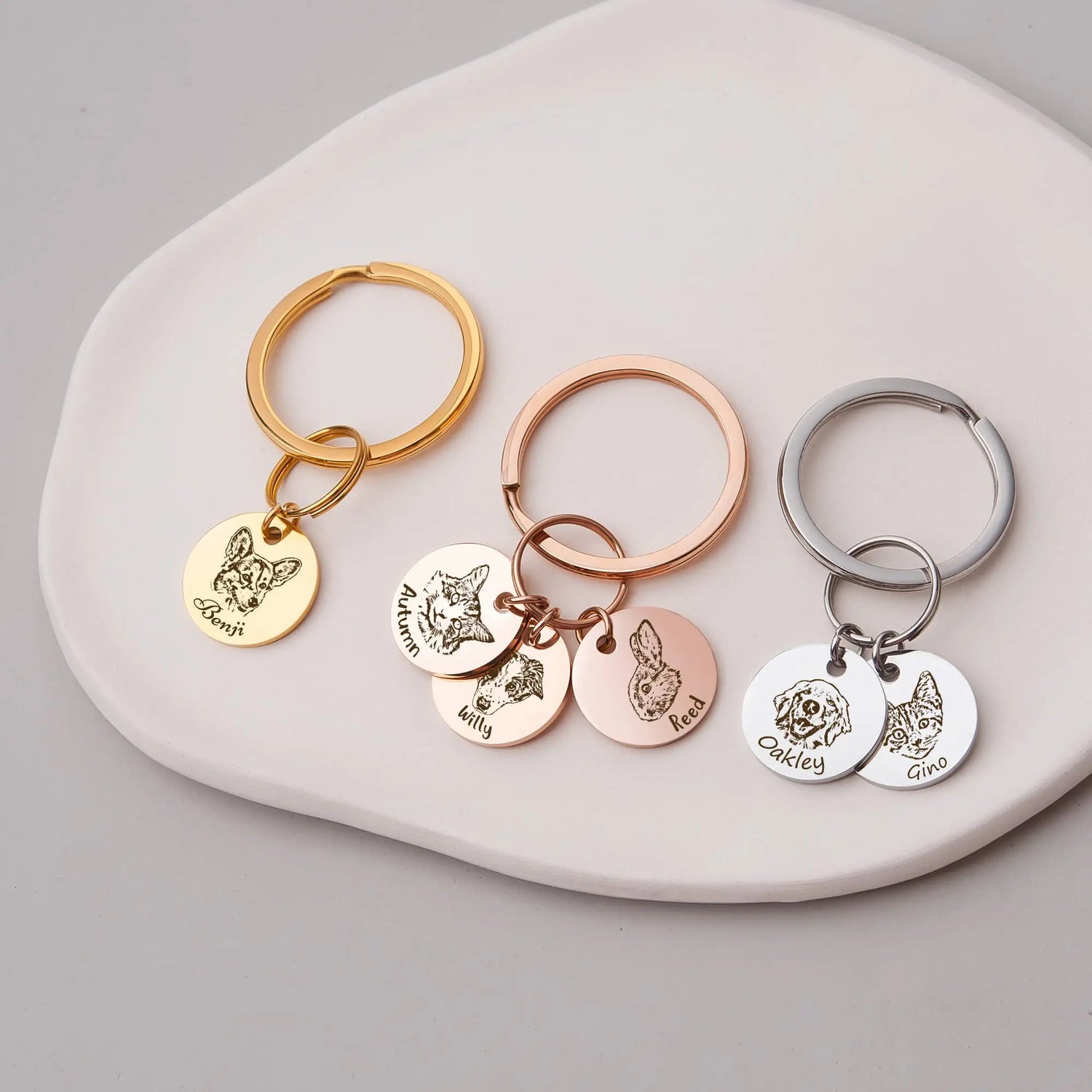 Anavia Personalized Pet Portrait Keychain, Customized Pet Photo Handmade Engraved Cat Dog Memorial Keepsake Sympathy Gifts (Silver - 1 Disc) Anavia