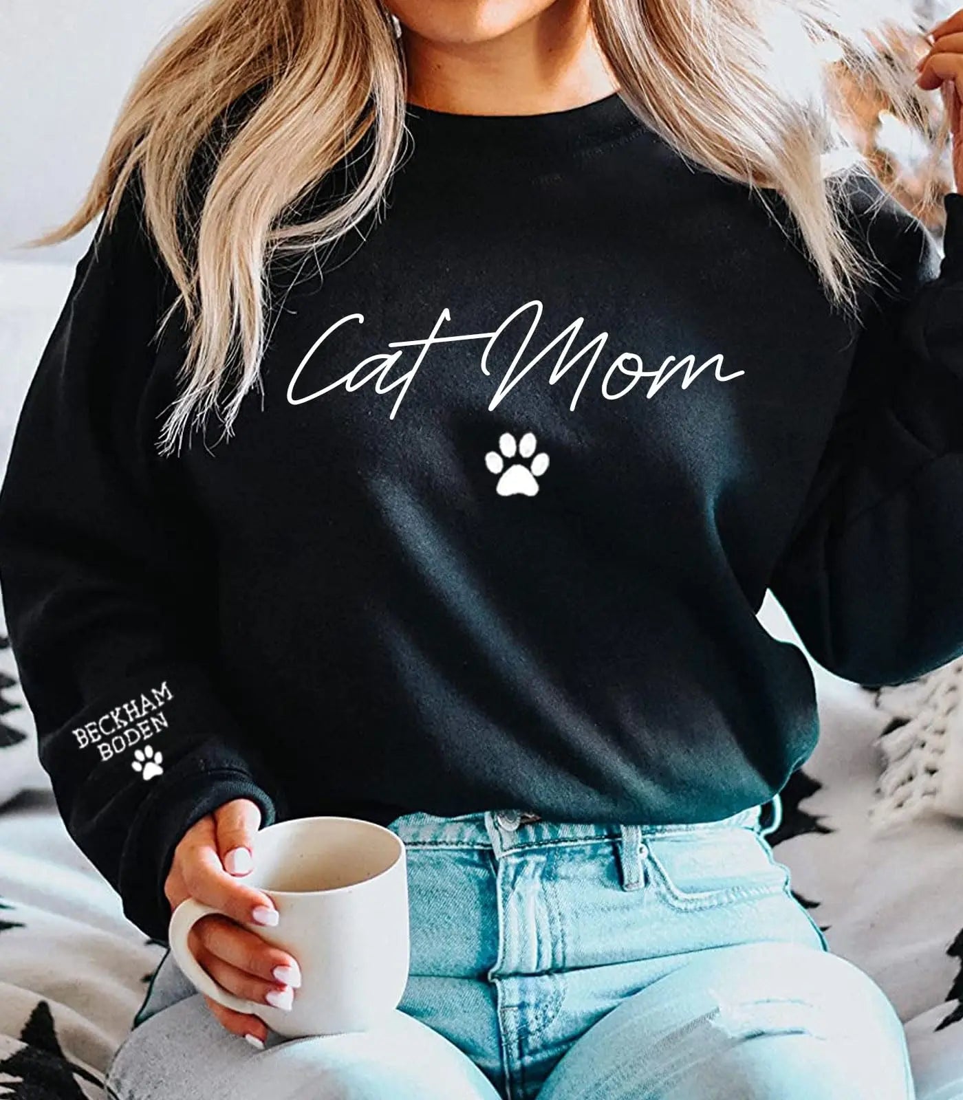 Personalized Embroidered Cat Mom Sweatshirt, Cat Mom Sweatshirt, Mom Sweatshirt, Custom Cat Mom Sweatshirt with Children&